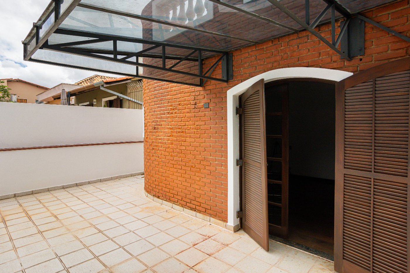 Sobrado à venda 187m² com 5 quartos, sendo 2 suítes, em Conjunto Residencial Butantã próximo à USP
