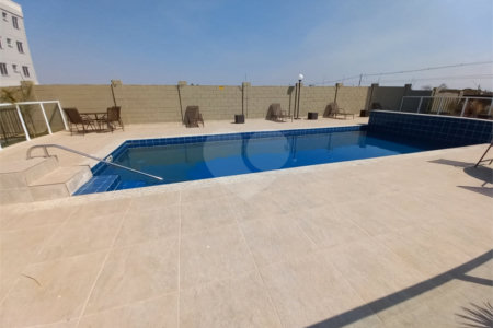 Apartamento no condomínio Monte Berlim