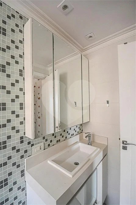 Cobertura de 260 m² em São Bernardo do Campo, com 4 dormitórios, 3 suítes, piscina privativa, espaço gourmet e vista livre. Viva esse privilégio! Agende sua visita e encante-se!