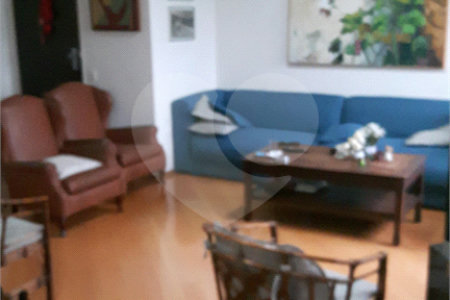 Apartamento de 2 quartos à venda perto do Metrô Paraíso! Excelente localização!