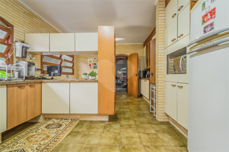 Sobrado a venda na Vila Mariana de 300m² 2 suítes 3 dormitórios 5 vagas