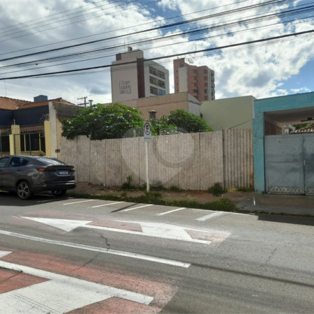 Terreno à Venda na Rua Episcopal – Localização Estratégica e Exclusiva