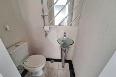 Apartamento para locação com 2 dormitórios, sendo 1 suíte com 02 vagas, totalmente climatizado nos 3 ambientes
