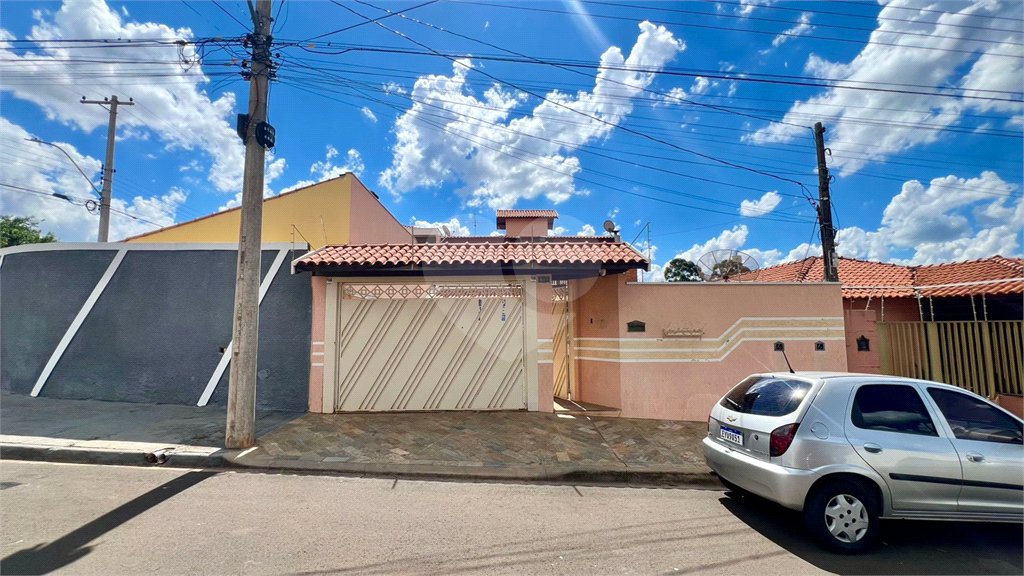 Sobrado à venda com 4 quartos, em Residencial Itamarati