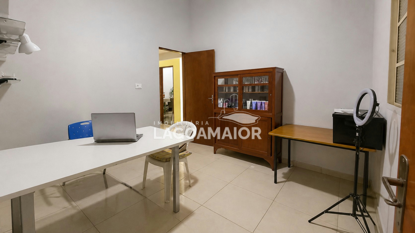 Casa à venda com 4 quartos em Nossa Senhora Aparecida, Três Lagoas - MS