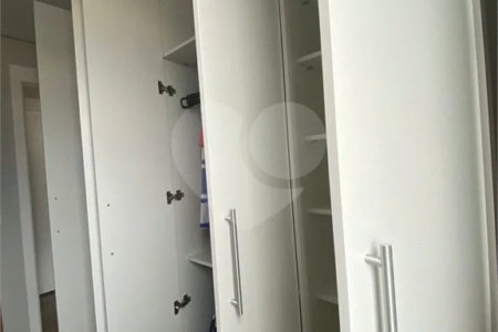 EXCELENTE APARTAMENTO Localizado no bairro do Bom Retiro próximo à Avenida Santos Dumont, com acesso
