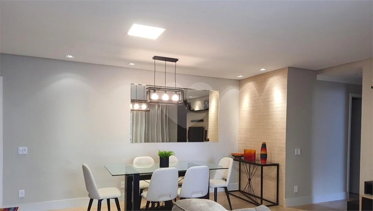Apartamento reformado de 92 m² no Baeta Neves, com 2 dormitórios, 1 suíte, sala ampliada, área gourmet, 2 vagas, planejados e lazer completo.