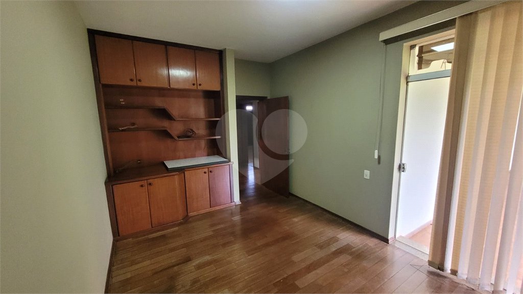 Casa à Venda . Aceita Permuta por Apto. ou Casa ,em Condomínio na Cidade São Paulo ou Bauru.