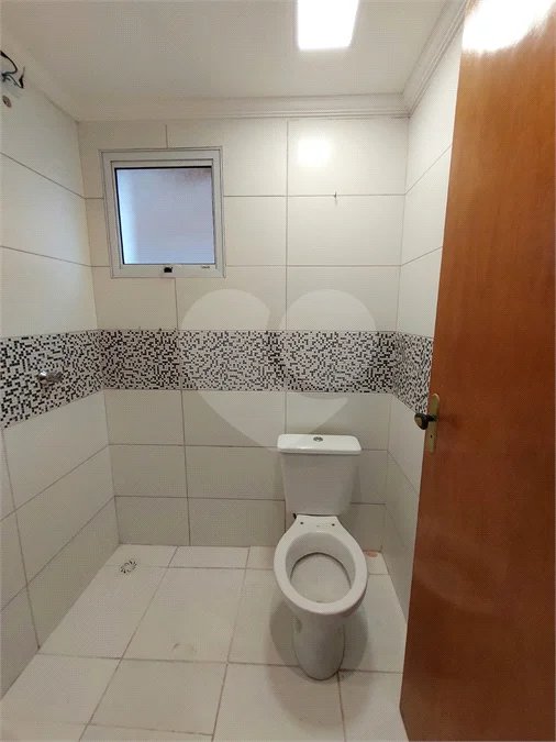 Apartamento à venda com 2 quartos e 1 vaga na Vila Nova Bonsucesso