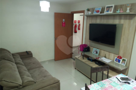 Apartamento no Condomínio Mont Everest.