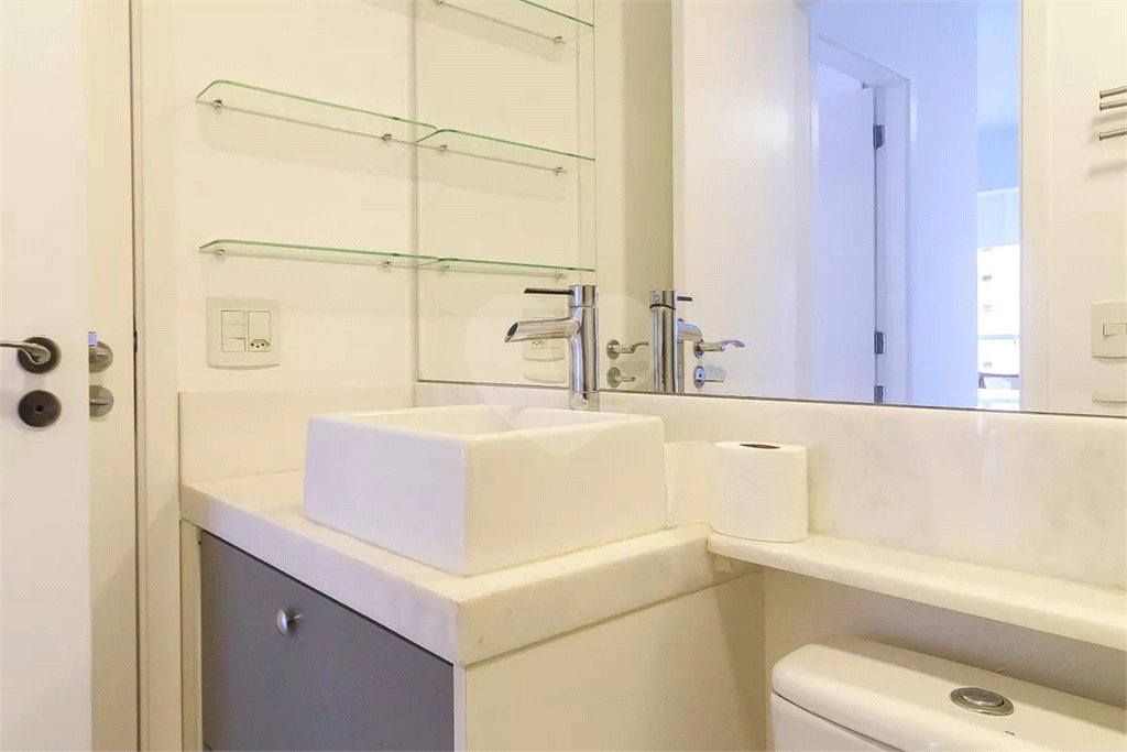 Apartamento com 43m² na região do Campo Belo em São Paulo - SP.