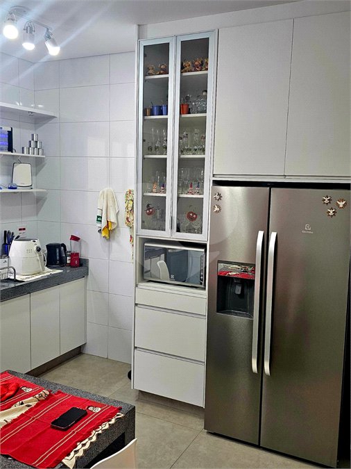 Casa á venda no condomínio Damha I