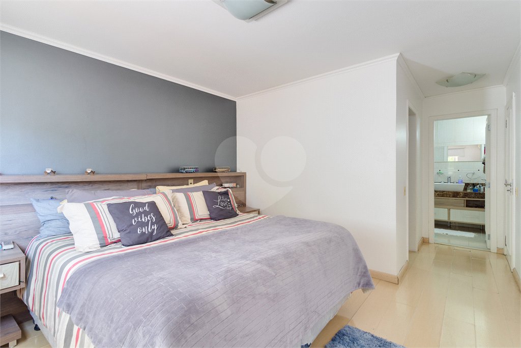 Casa à venda com 4 quartos, sendo 2 suítes, no condomínio Villa Franz Schubert, São Paulo - SP