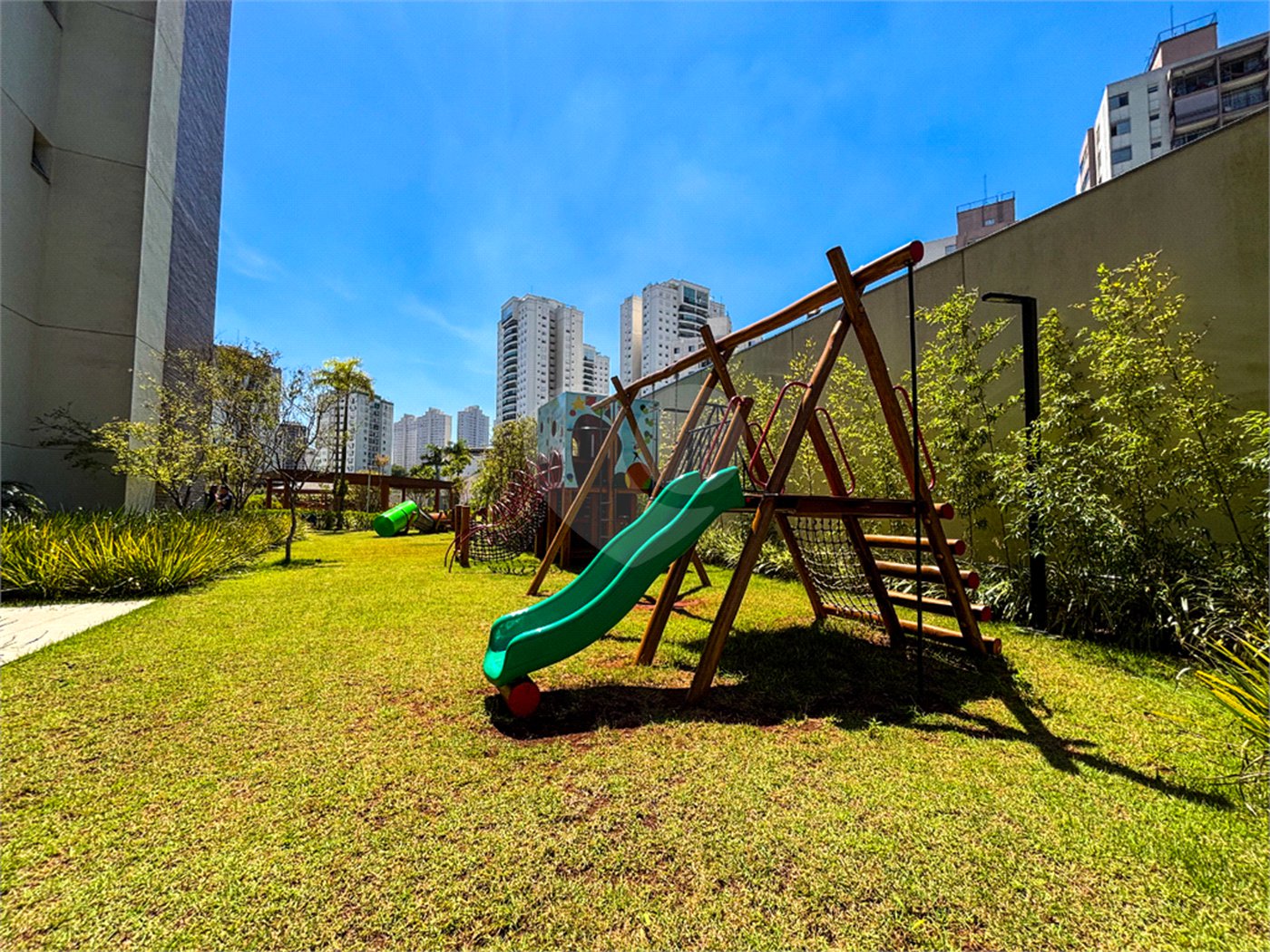 Apartamento à venda com 3 quartos, sendo 1 suíte,  em Jardim Marajoara, São Paulo, SP