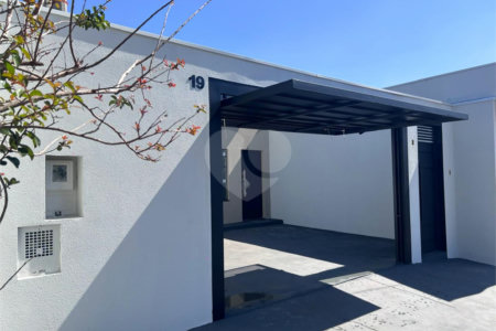 Casa à Venda no bairro Parque dos Flamboyants em São Carlos/SP