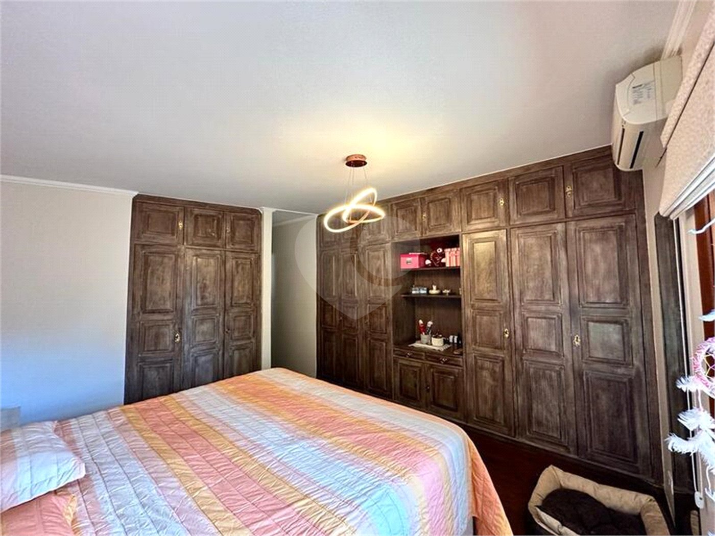 Sobrado com 5 dorm. sendo 2 suites