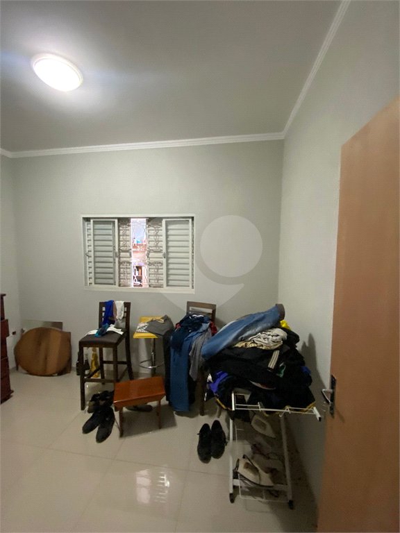 Casa Térrea com 2 dormitórios, sendo 1 suíte.