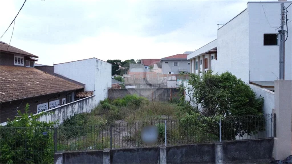 Terreno 300m² à Venda próximo ao centro á poucos metros da Avenida Champagnat