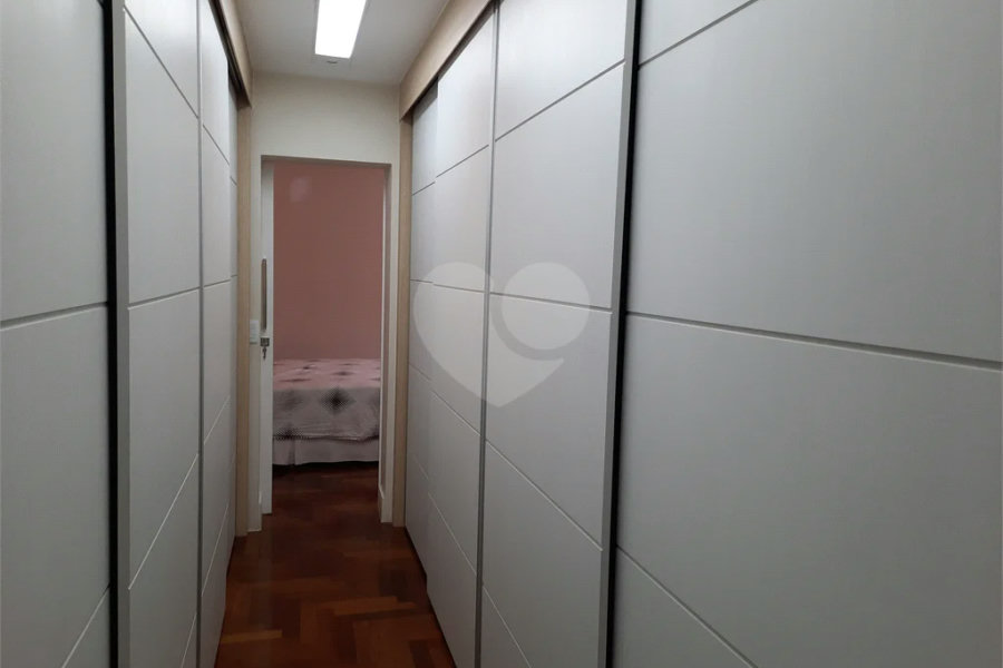 casa térrea na Vila Romana, 07 vagas de garagem, 4 quartos,, sendo 1 suíte amplo quintal.