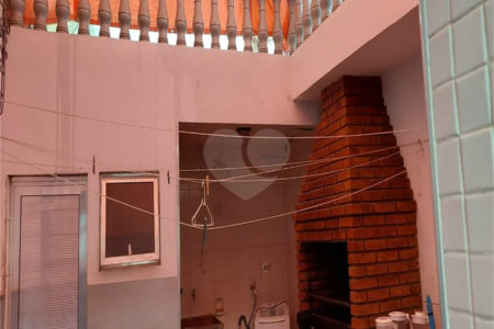 Casa com dois pavimentos na Barra Funda: