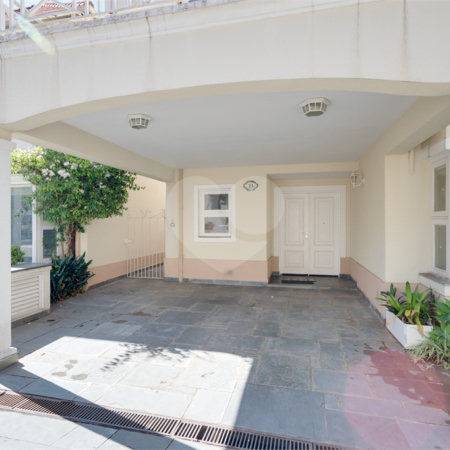 Casa à venda com 4 quartos, sendo 2 suítes, no condomínio Villa Franz Schubert, São Paulo - SP