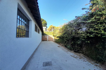 Casa de Alto Padrão à Venda e Locação no Parque Santa Mônica - São Carlos