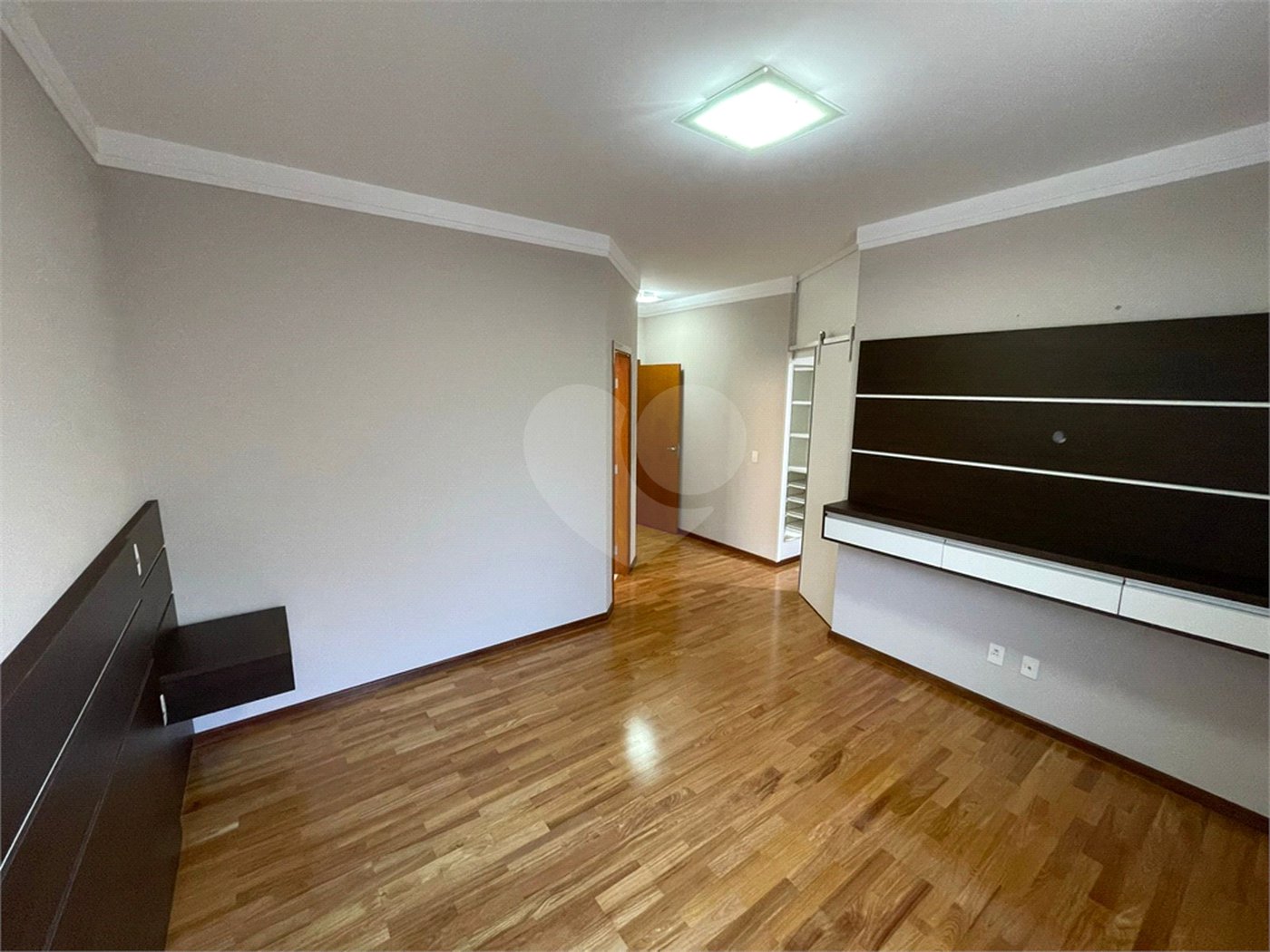Casa de alto padrão, térrea no condomínio fechado Damha I em São Carlos.