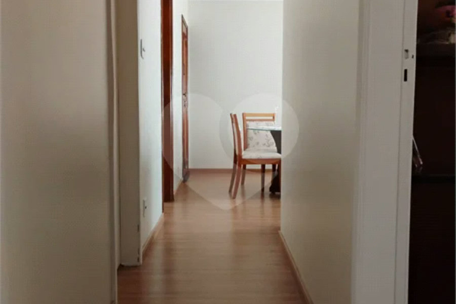 Vende-se apartamento no Jardim Aeroporto com 03 dormitórios