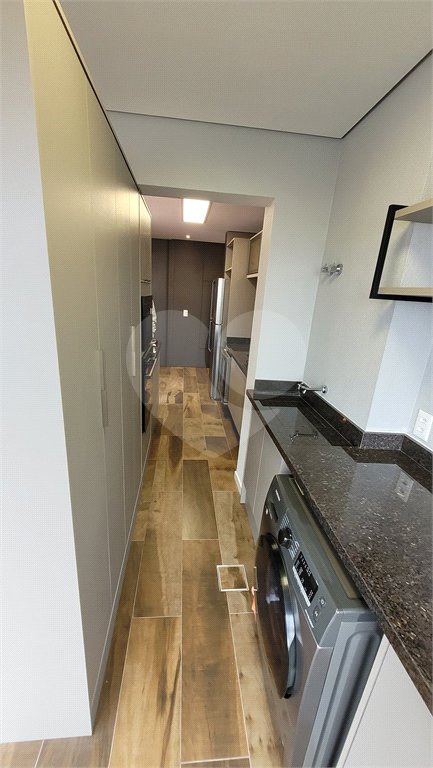 Apartamento de 2 quartos mobiliado à venda no Paraíso