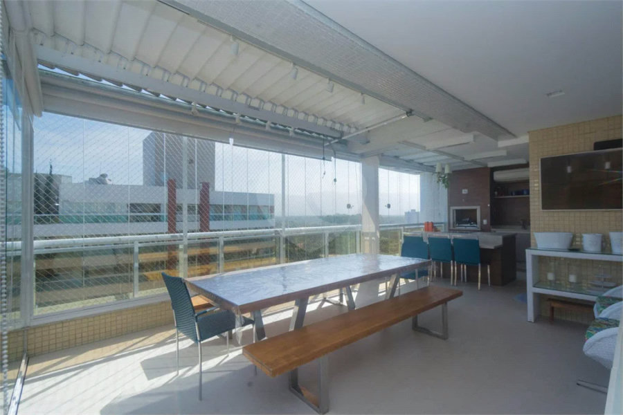 Apartamento à venda com 5 quartos, sendo 3 suítes, em Riviera de São Lourenço, Bertioga, SP