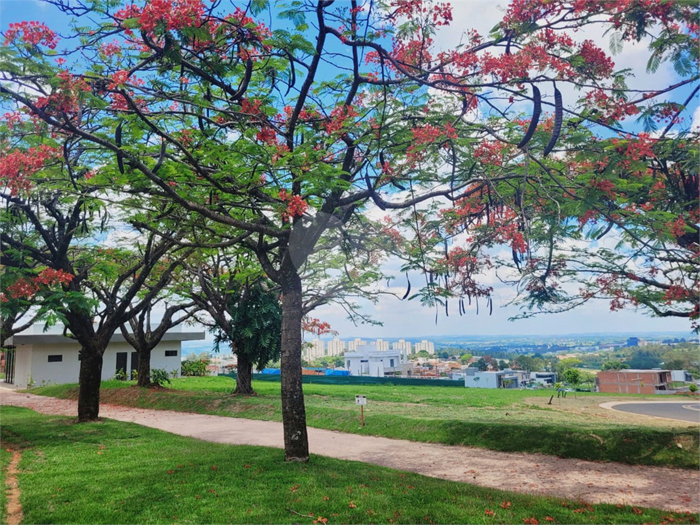 Oportunidade no Condomínio Villa Sapezal com ótima topografia - 360m² – Indaiatuba/SP