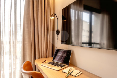 Studio à venda – 20 m² | Mobiliado | Bela Vista | Andar alto com varanda