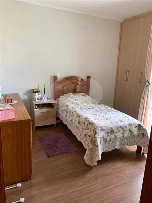 Apartamento em Atibaia com 2 dormitórios (1 suíte), 1 vaga de garagem, elevador, área de lazer com piscina