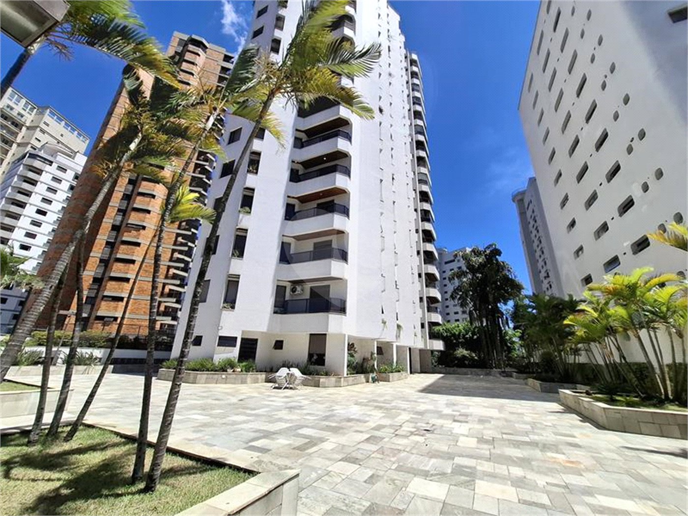 Apartamento, a venda, com 300m² de área privativa, 4 suítes, 4 vagas - Santana / SP