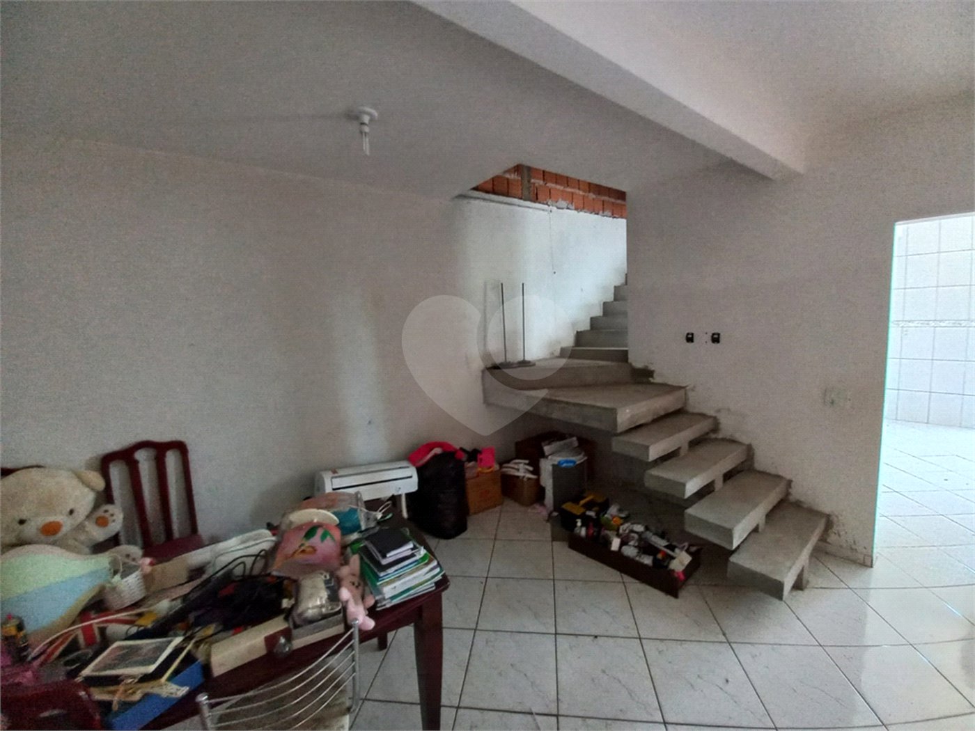Sobrado no Jd Medeiros.