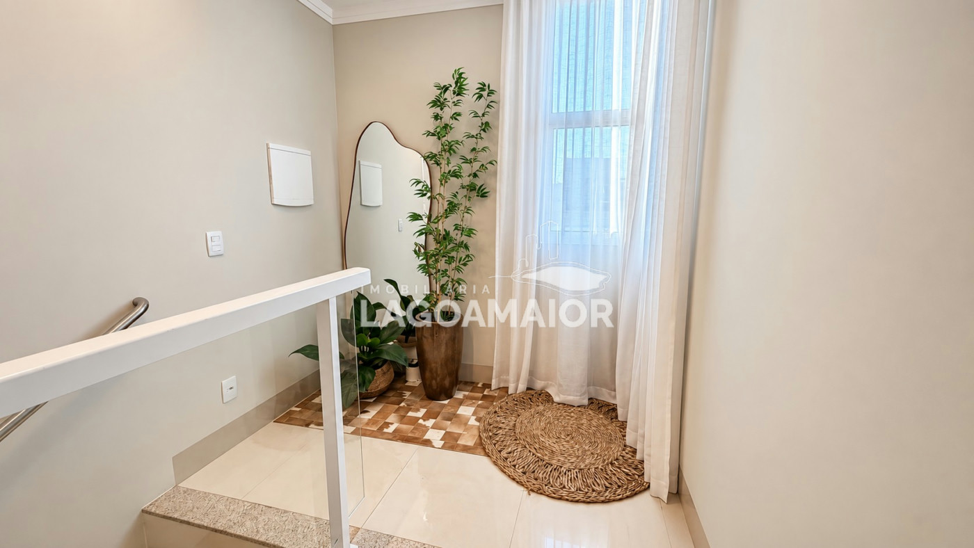 Casa à venda com 4 quartos, sendo 3 suítes, no condomínio Portal das Àguas, Três Lagoas - MS