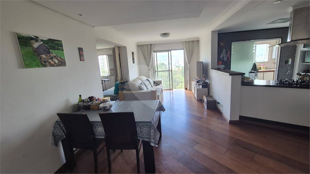 Apartamento à venda com 3 quartos, sendo 1 suíte,  em Jardim Marajoara, São Paulo, SP