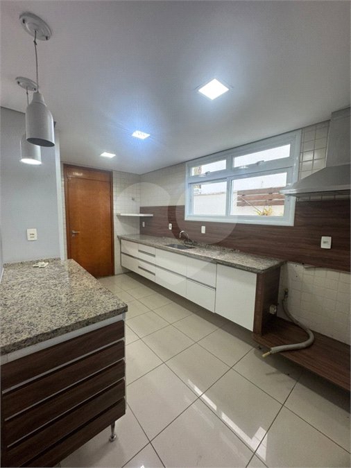 Indaiatuba- Vila Aurora -Condomínio Palm Tree Residence -Venda e Locação - R$ 7.000,00 - condominio - R$ 877,44- IPTU - R$ 211,64 - Pavimento Térreo: Sala de estar, sala de jantar, wc, cozinha, área de serviço, despensa. Pavimento Superior: Suíte com varanda e closet, 02 dormitórios e wc.social