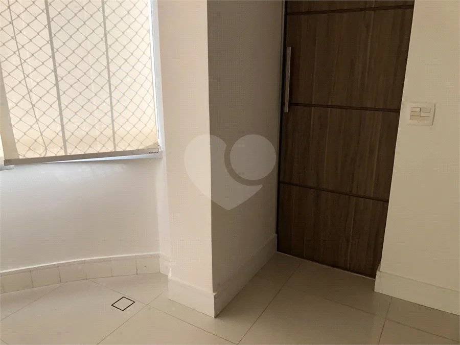 Lindo Apartamento com Varanda integrada