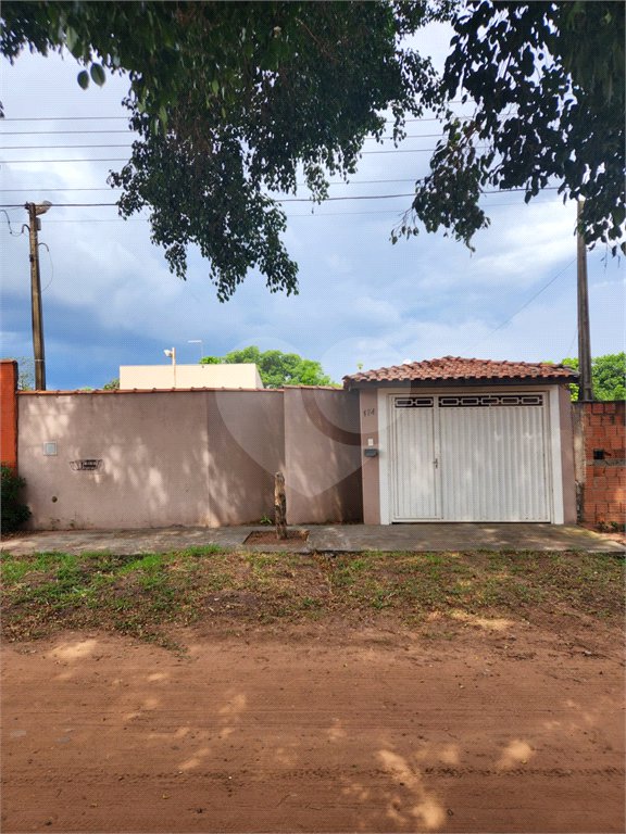 Casa à Venda - Estância Lagoa Dourada, Brotas-SP