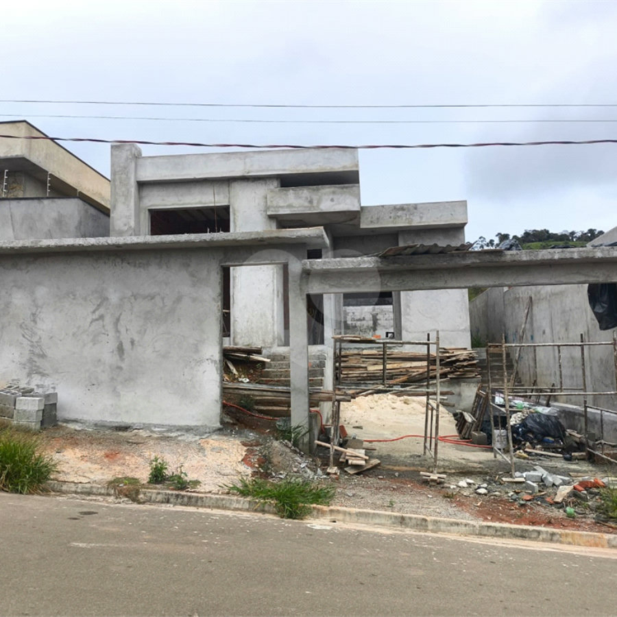 Casa Térrea à Venda com 3 dormitórios - Residencial Serras de Atibaia II - Atibaia/SP.