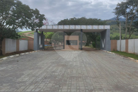 Terrenos de 300 metros em condomínio fechado e prontos para construir na região de Atibaia