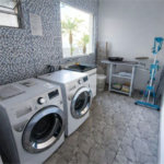 Prédio com Renda no Jabaquara - 773 m2 sendo 13 Studios, Salão Comercial e 22 vagas de garagem!