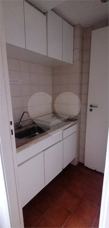 SALA COMERCIAL PARA LOCAÇÃO COM 57m2 NA VILA MARIANA/METRÔ