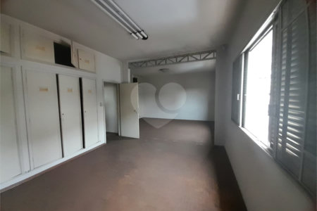 Prédio Comercial na Av. São Carlos - Excelente Oportunidade no Centro da Cidade