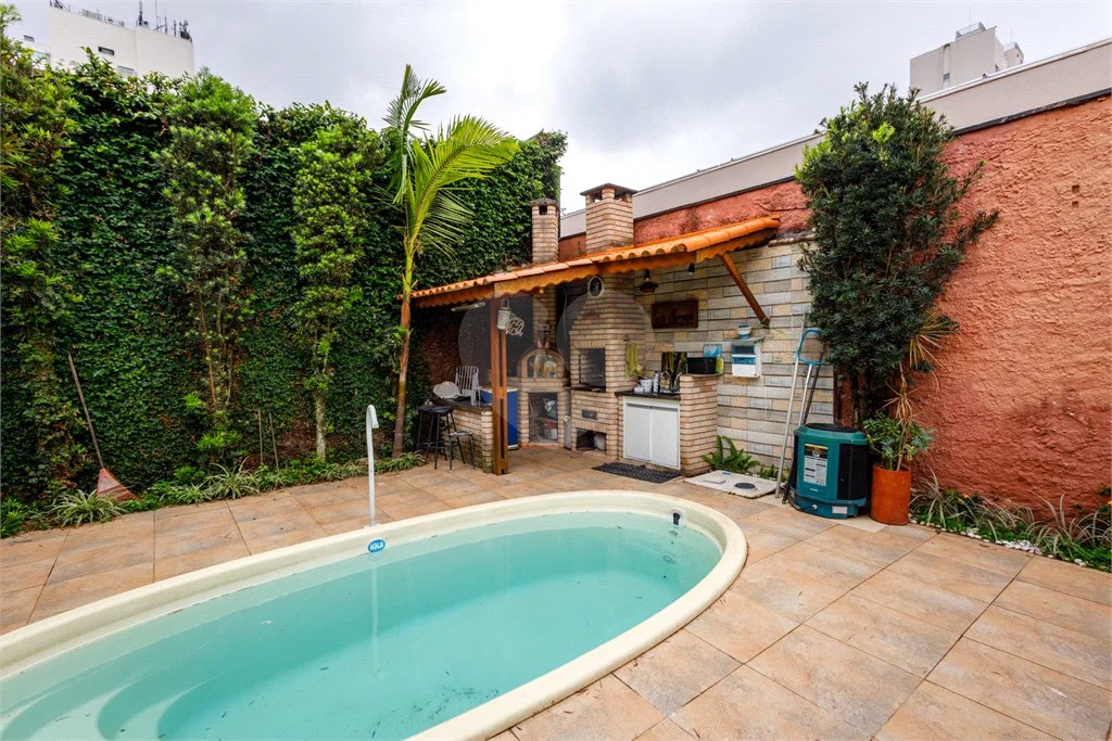 Casa à venda com 4 quartos, sendo 2 suítes, em Brooklin, São Paulo, SP