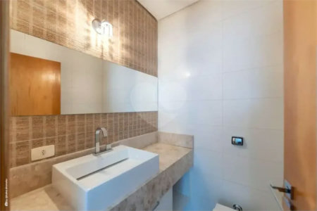 Casa Térrea à venda com 3 quartos, sendo 1 suíte, em Interlagos, São Paulo, SP