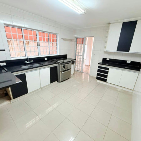 Casa à venda com 3 quartos, sendo 1 suíte,  em Jardim Olympia, São Paulo, SP