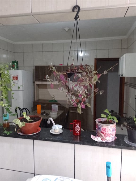 Casa térrea para venda, com 3 dormitórios, sendo 1 suíte.