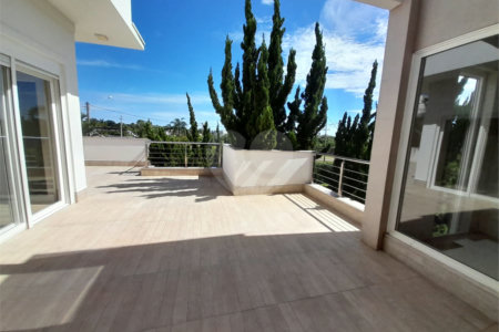 Casa à Venda no Condomínio Damha III – Elegância e Conforto para sua Família